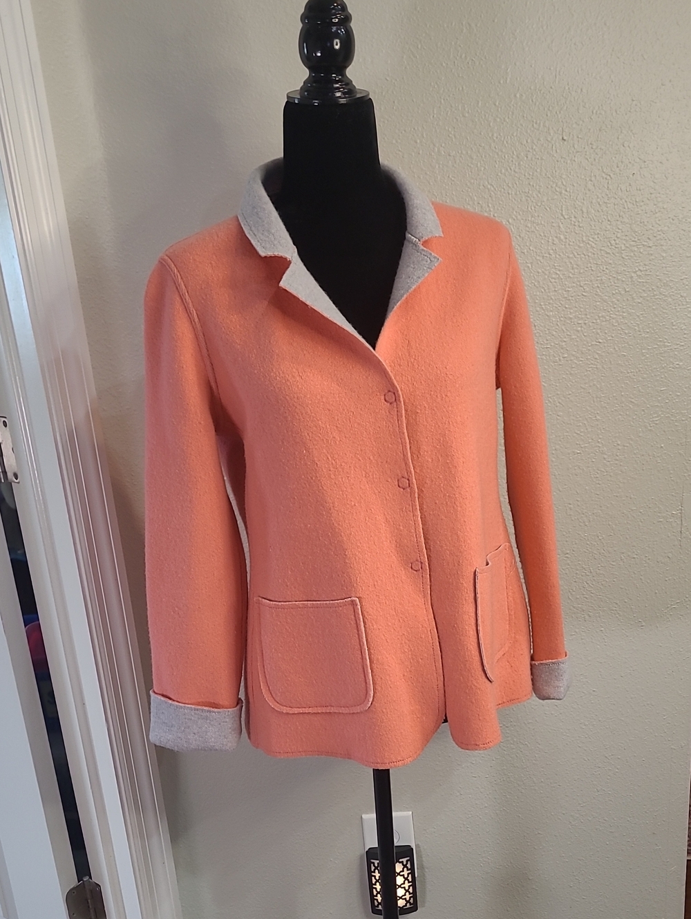 Bruno Manetti Women's Two-Tone Coral Jacket Wool  with Contrast Trim Size 46 T/G